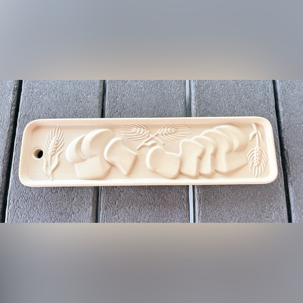 Bread Warmer Hearth Stone Design Ceramic Great Condition